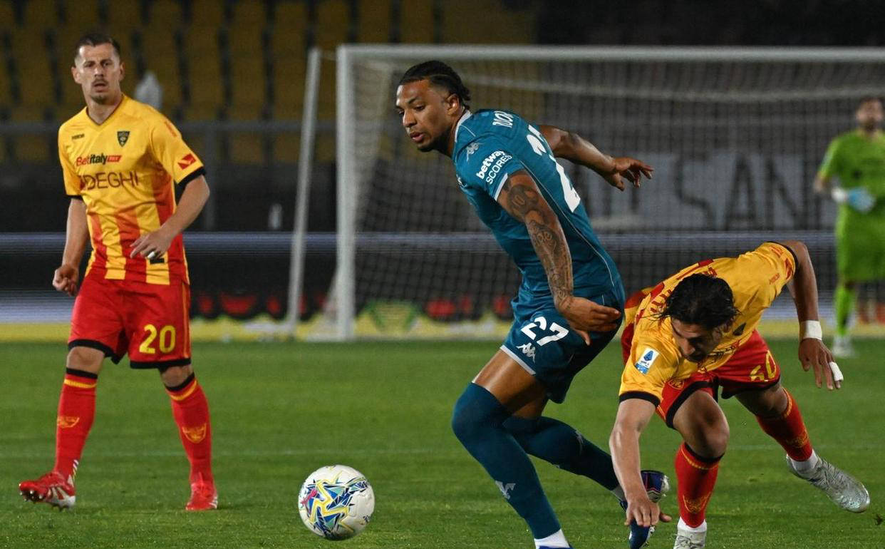 意甲保级大战：佛罗伦萨遭莱切1-1逼平，最新积分榜揭晓